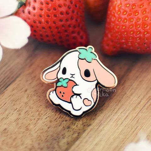 Enamel Pin: Strawbunny